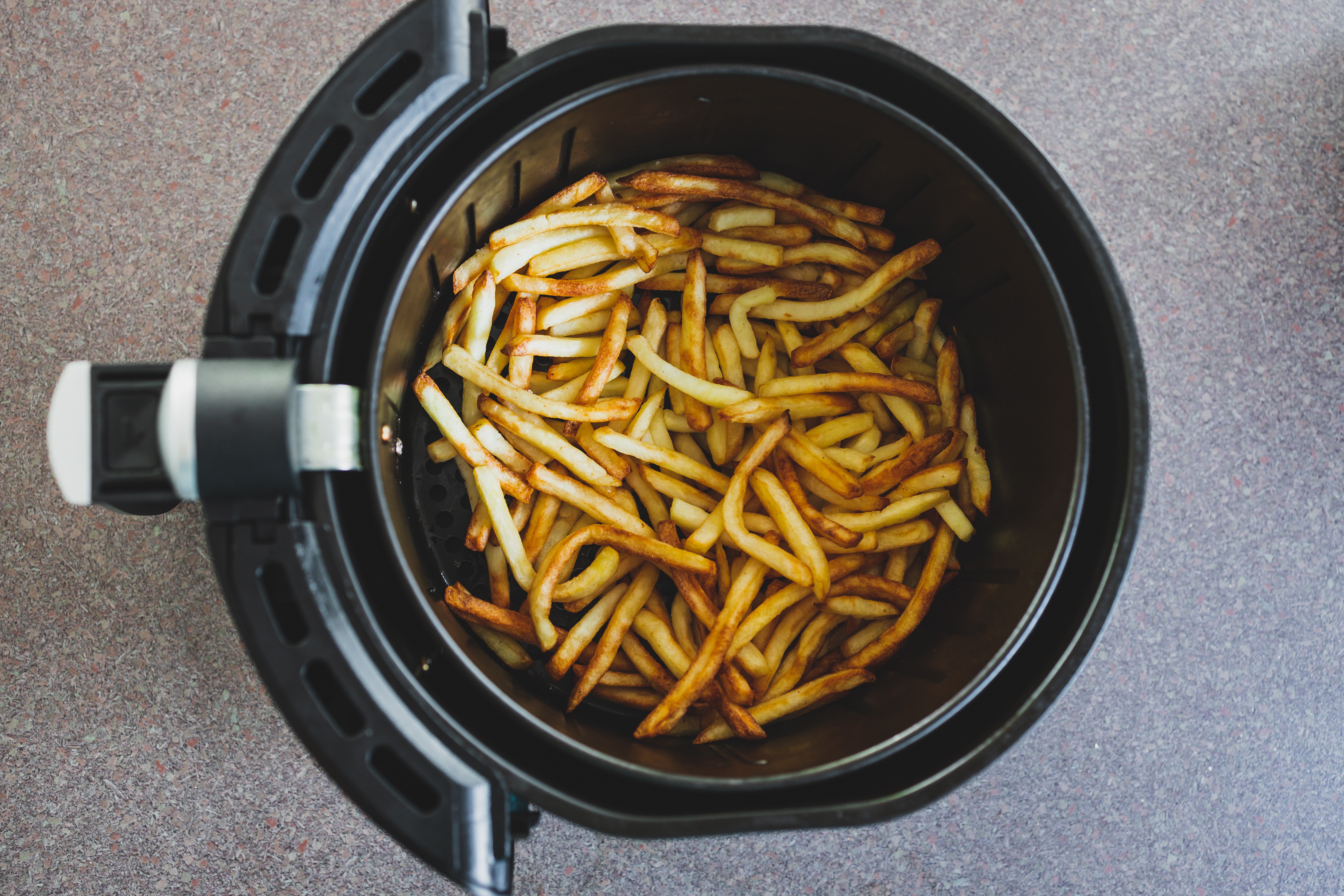 french fries cooked in an air fryer